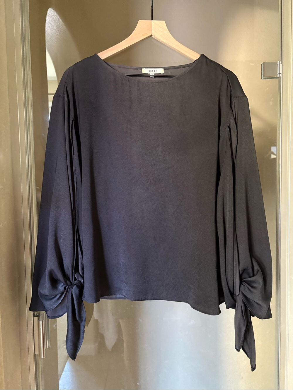 RO & DE Minimalist Silky Long-Sleeve Tie Cuff Blouse